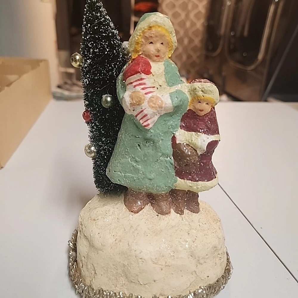 Teena Flanner Folk Art Mother Daughter Bottle Brush Tree Christmas Figure 6.5"
